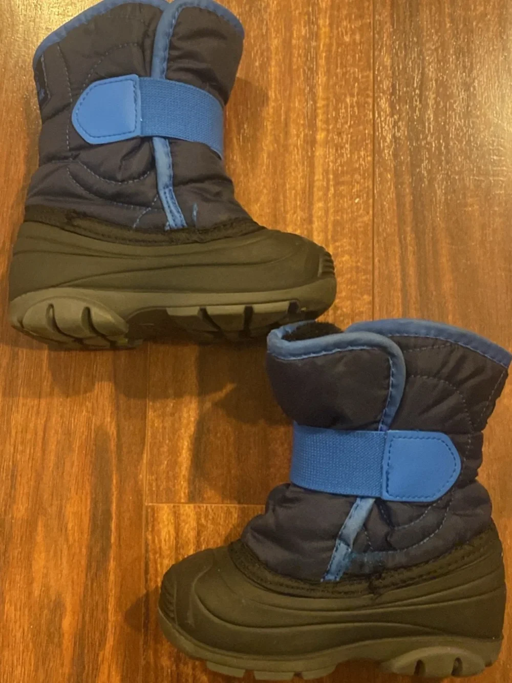 Kamik Kids Blue and Black Insulated Snow Boots with Velcro Strap sz 7